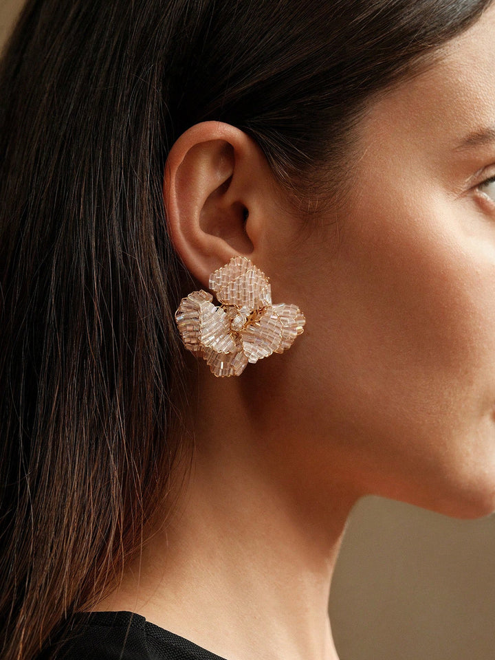 Boucles d'oreilles fantaisie en forme de fleur perlée