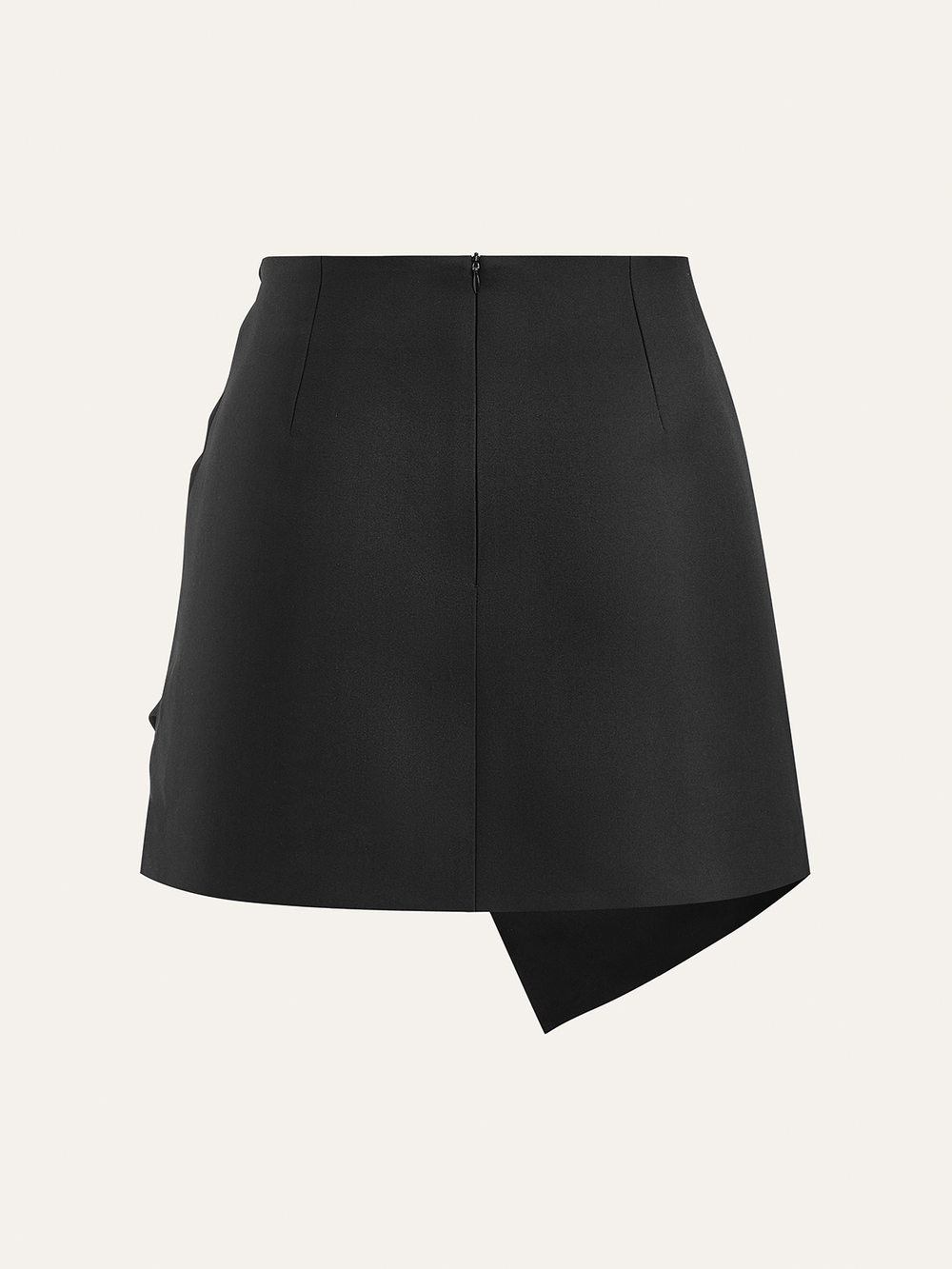 Jupe courte portefeuille asymétrique à boucle métallique