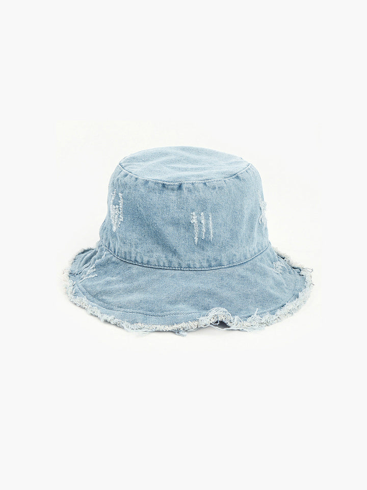 Chapeau seau en jean déchiré