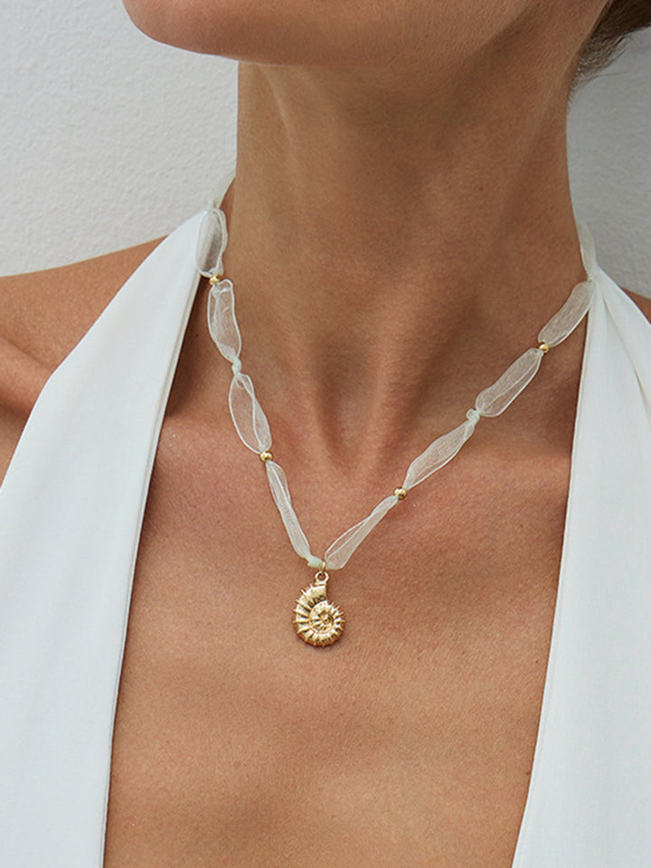 Collier Pendentif Coquillage Perlée en Tulle