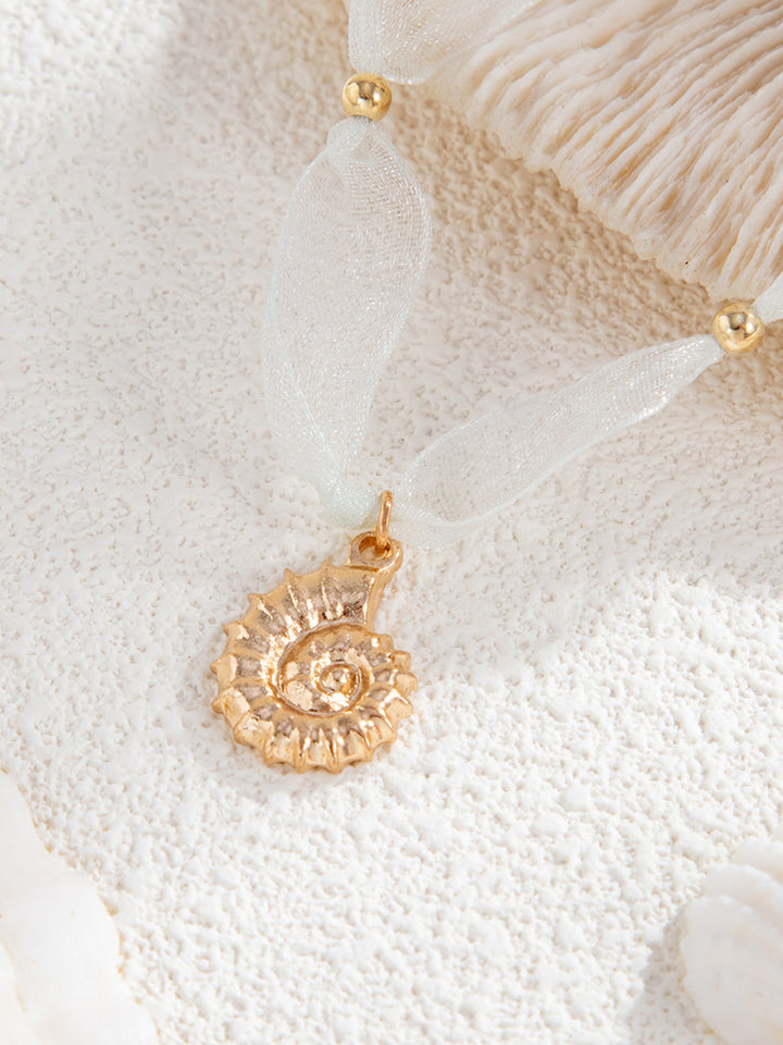 Collier Pendentif Coquillage Perlée en Tulle