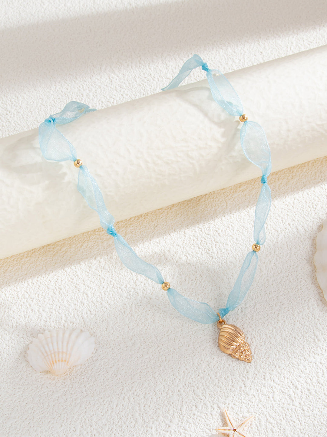 Collier Pendentif Coquillage Perlée en Tulle