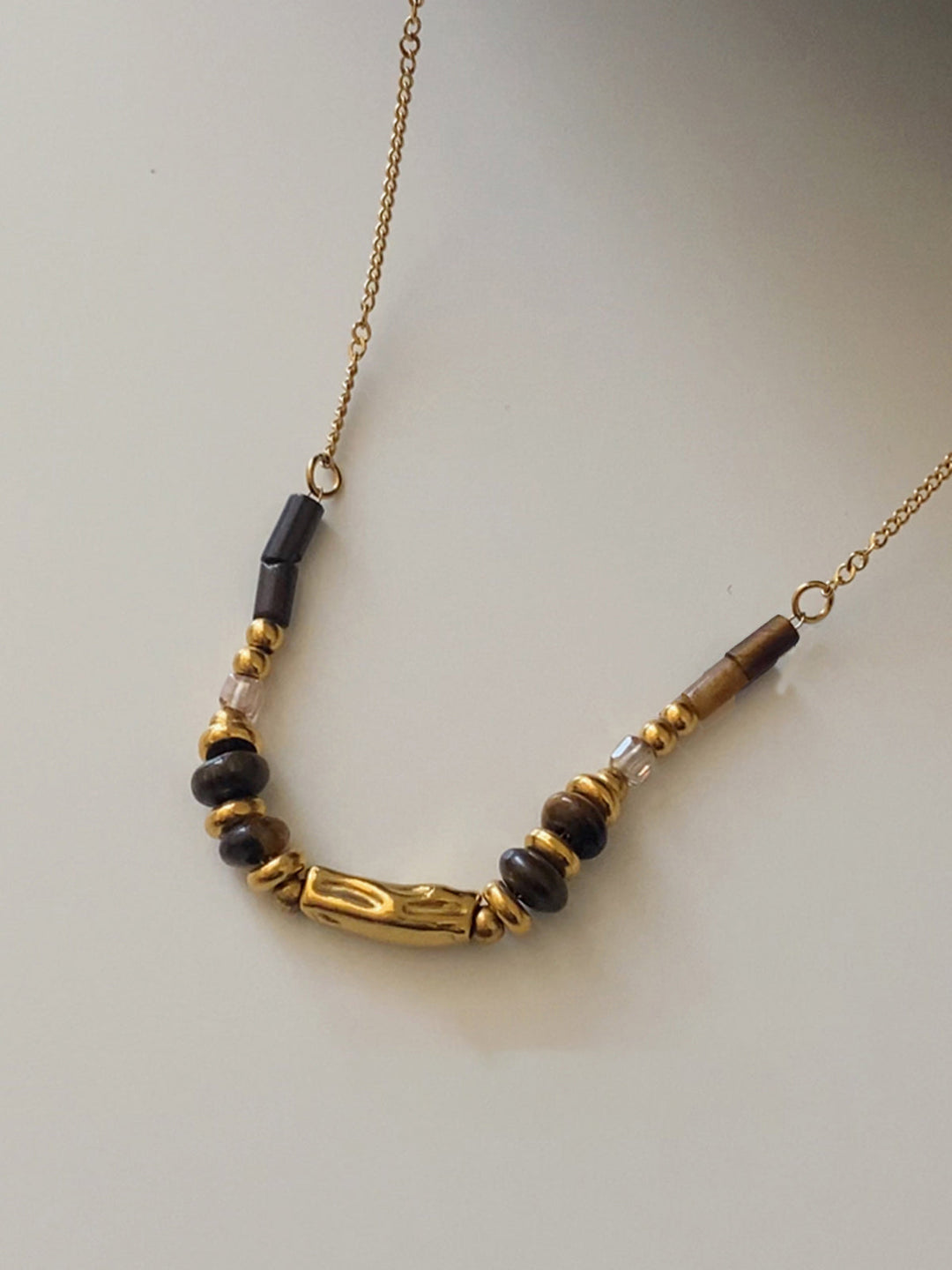 Collier Ras-du-cou en Œil de Tigre avec Chaîne Dorée