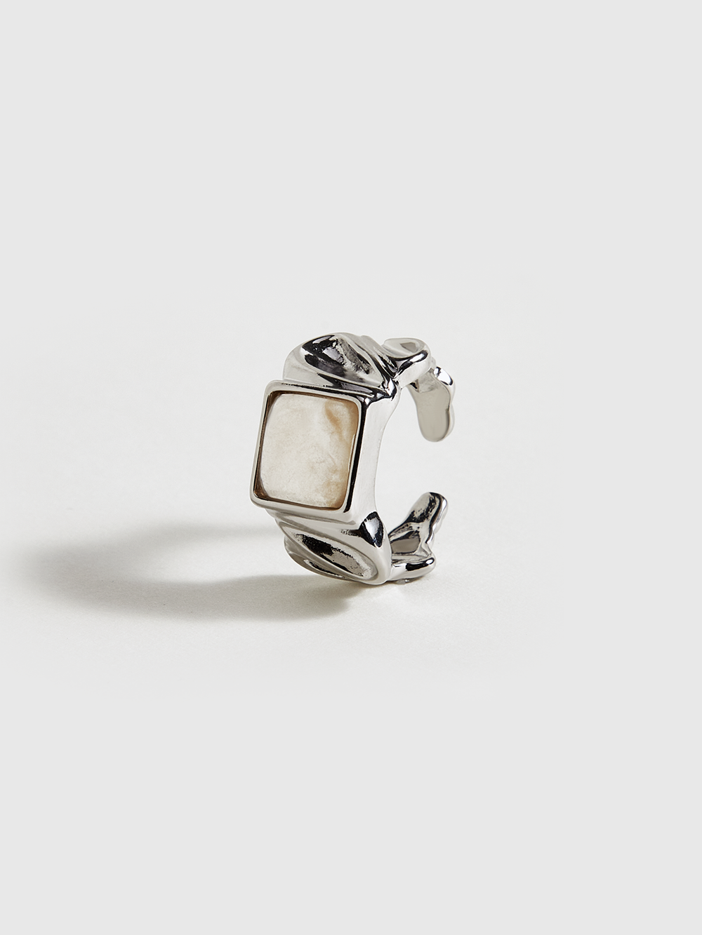 Bague Réglable Argentée avec Pierre Carrée