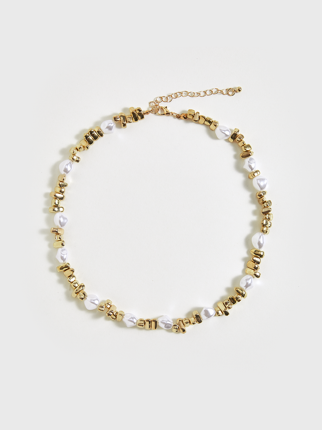 Collier ras-du-cou perles et or