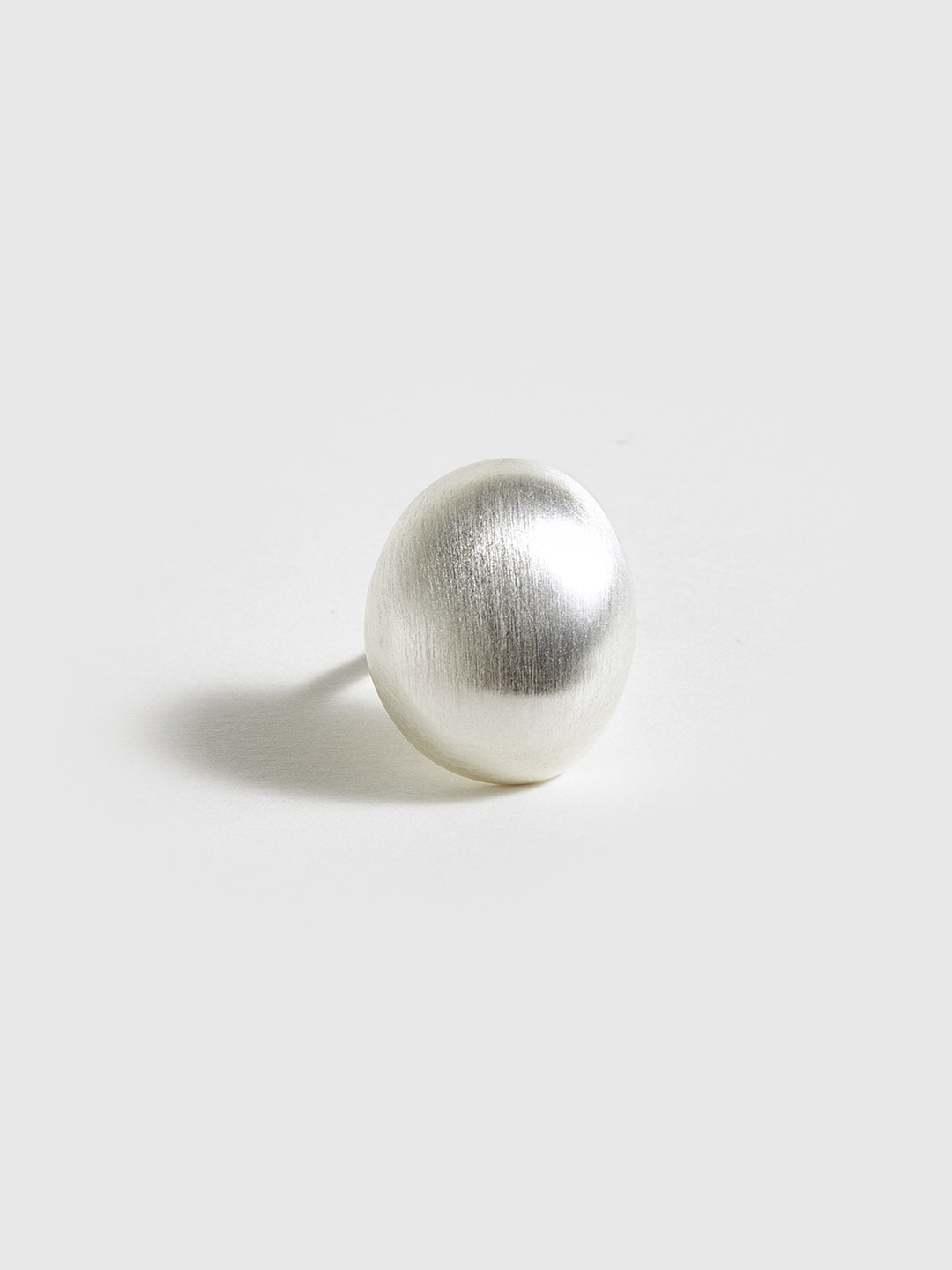 Bague dôme ovale argent mat