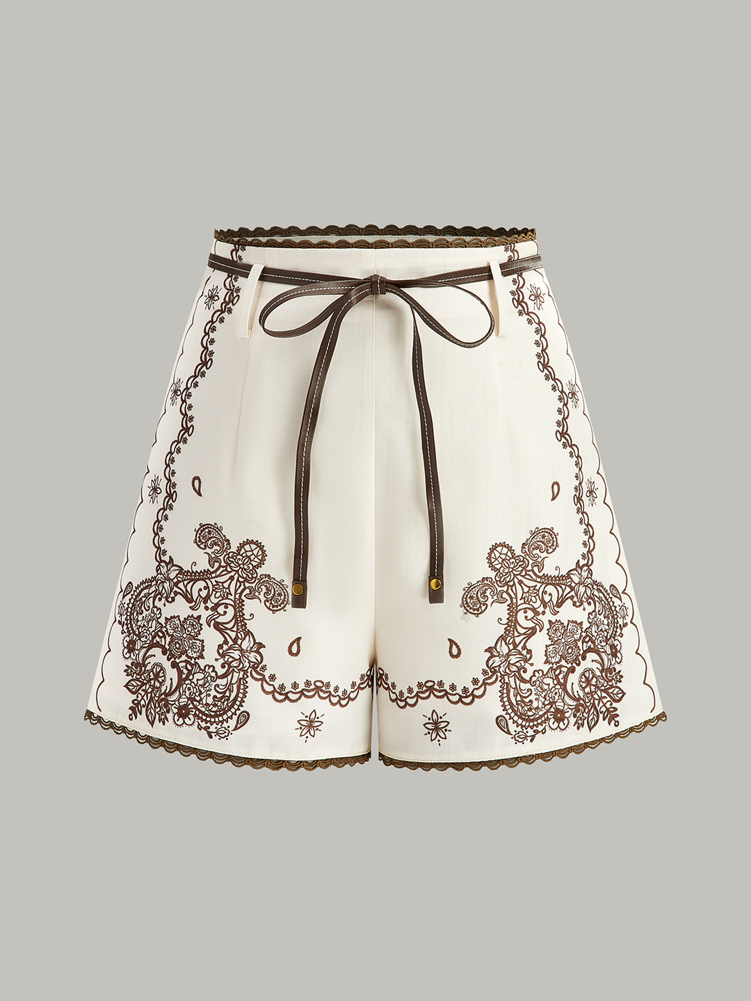 Short uni imprimé floral avec bordures en dentelle et ceinture
