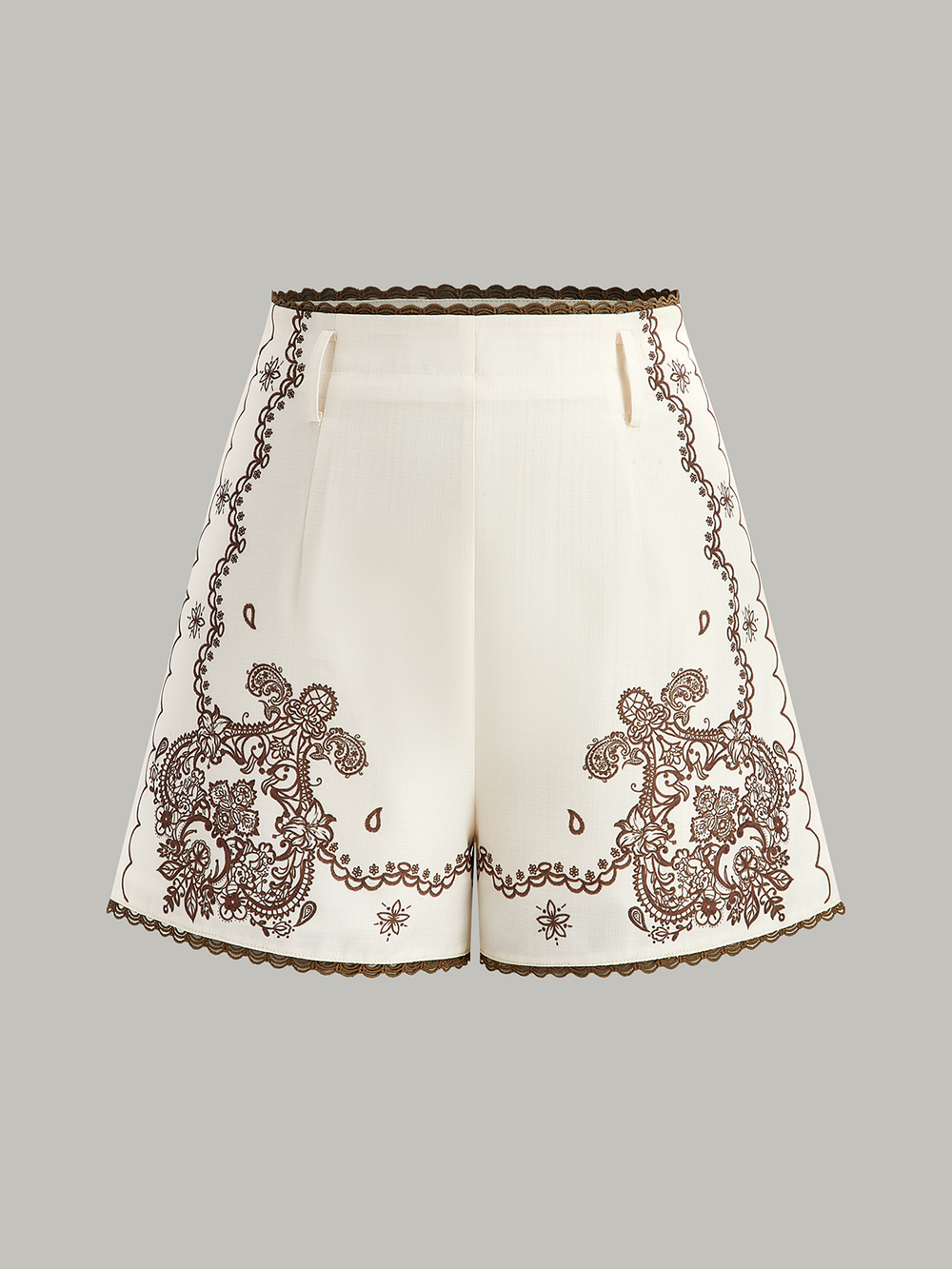 Short uni imprimé floral avec bordures en dentelle et ceinture