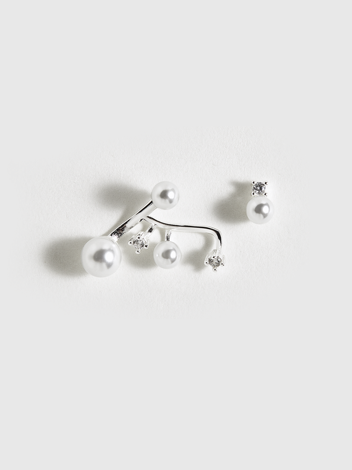 Boucles d'oreilles asymétriques en perles et strass