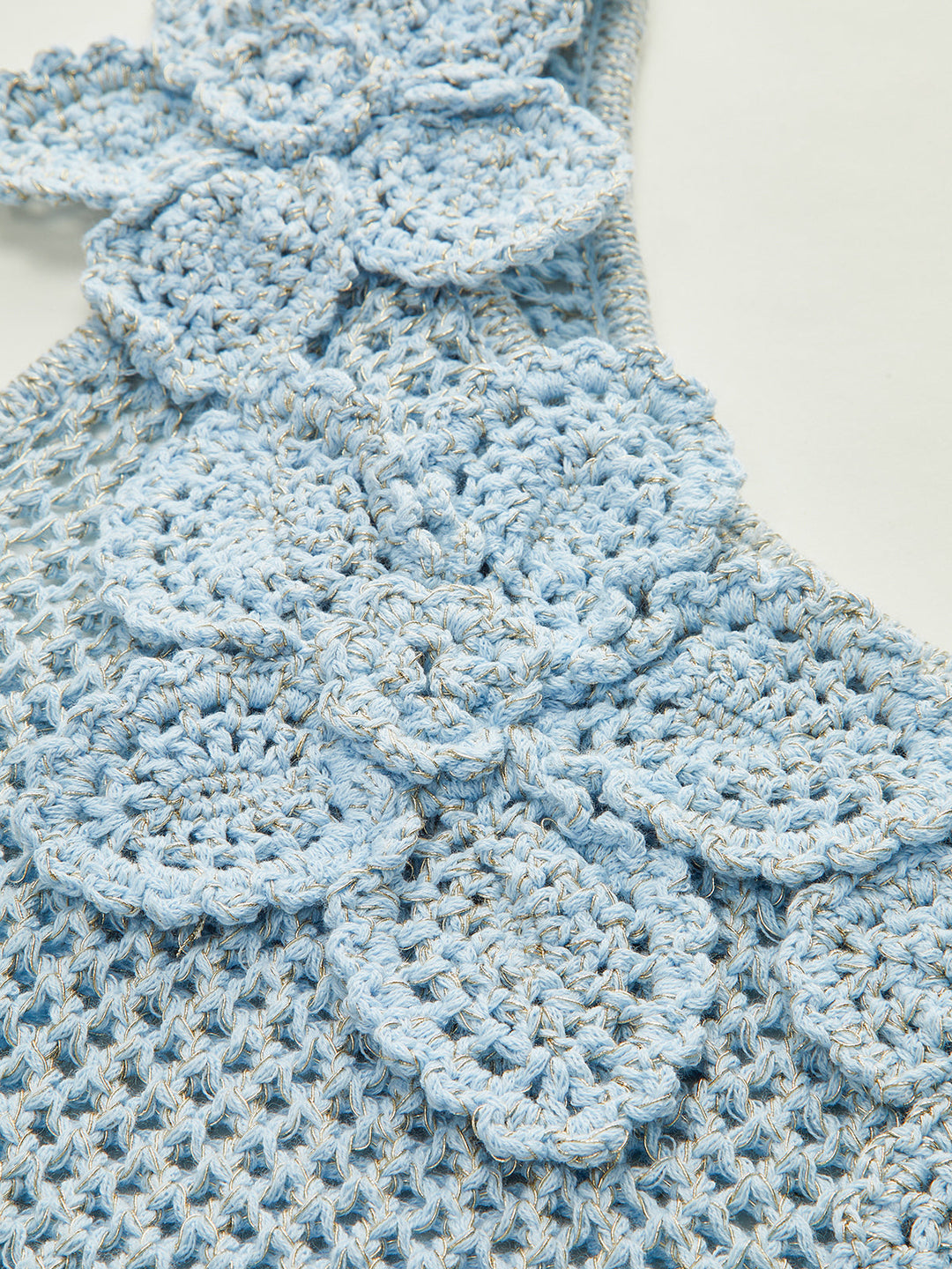 Haut en crochet floral à une épaule
