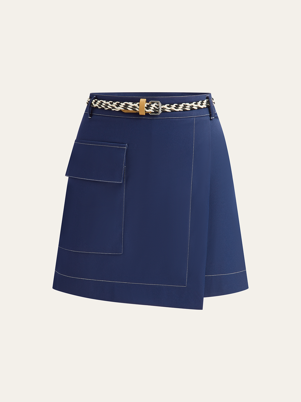 Jupe-short asymétrique à coutures contrastantes avec ceinture