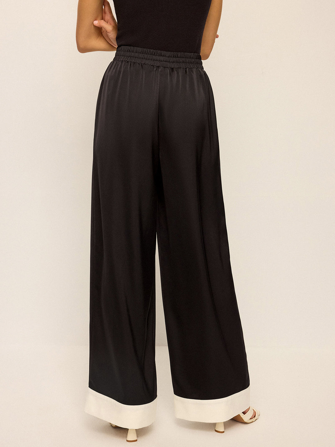 Pantalon Large Satin avec Revers Contrastants