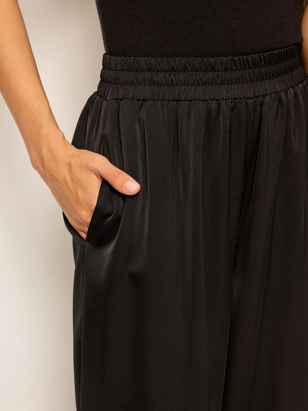 Pantalon Large Satin avec Revers Contrastants