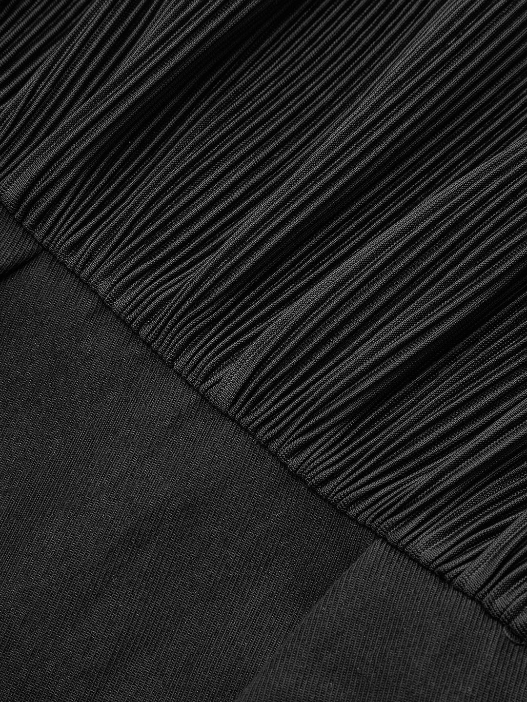 Combinaison Satinée à Colhalter Sans Dos avec Ceinture