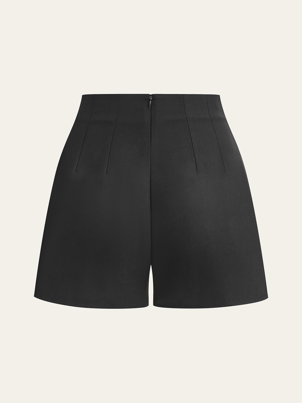 Shorts plissés taille mi-haute avec bouton métallique