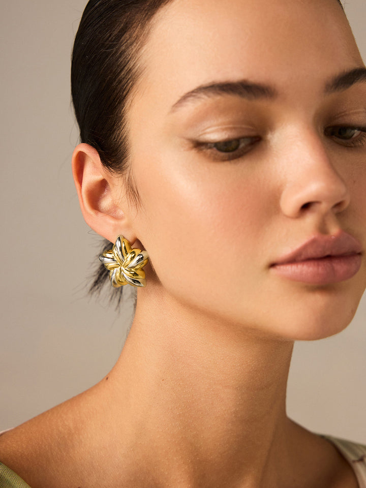 Boucles d'oreilles à clip "Two-Tone Flower-Shaped"