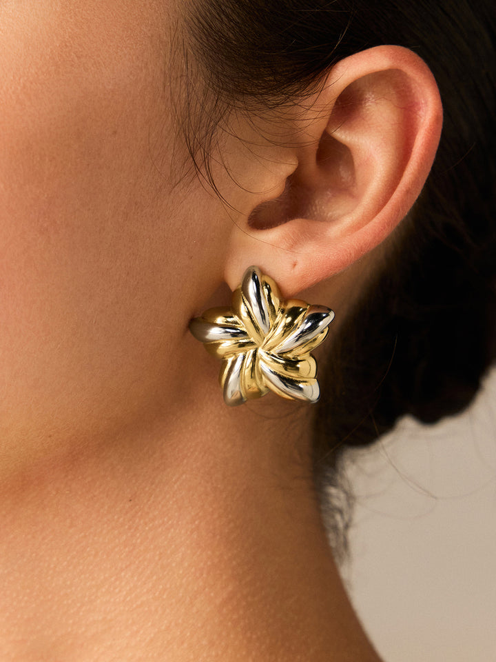 Boucles d'oreilles à clip "Two-Tone Flower-Shaped"