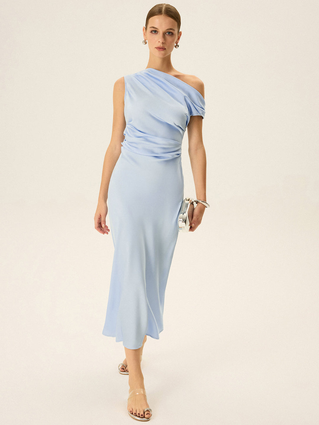 Robe mi-longue à épaules dénudées