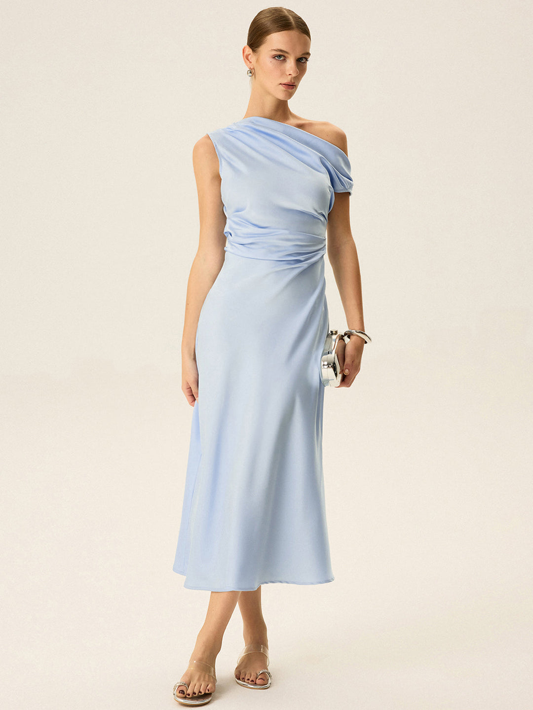 Robe mi-longue à épaules dénudées