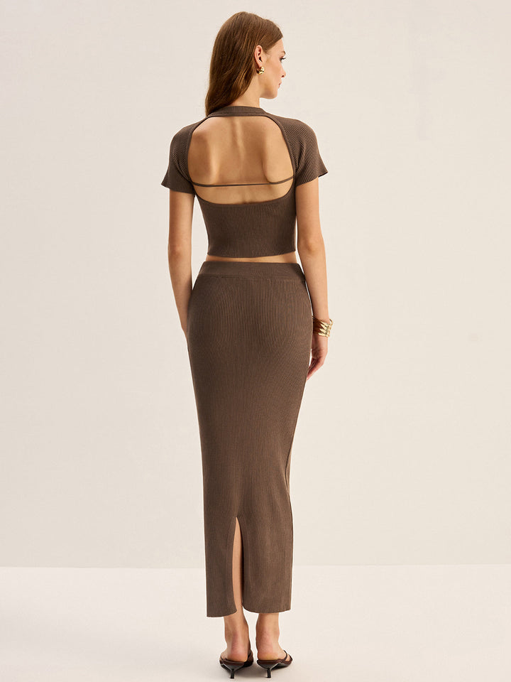 Ensemble haut court à manches courtes et jupe midi fendue en tricot