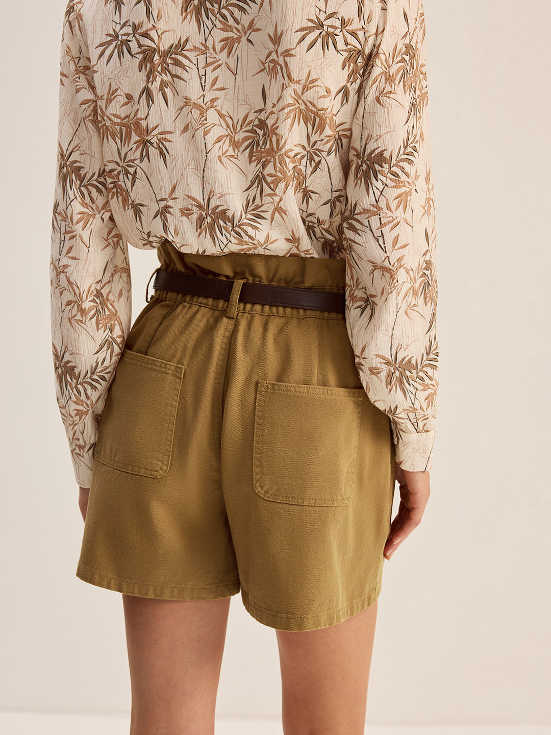 Short en jean taille mi-haute ceinturé
