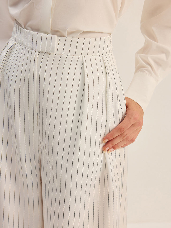 Pantalons amples à rayures diplomatiques