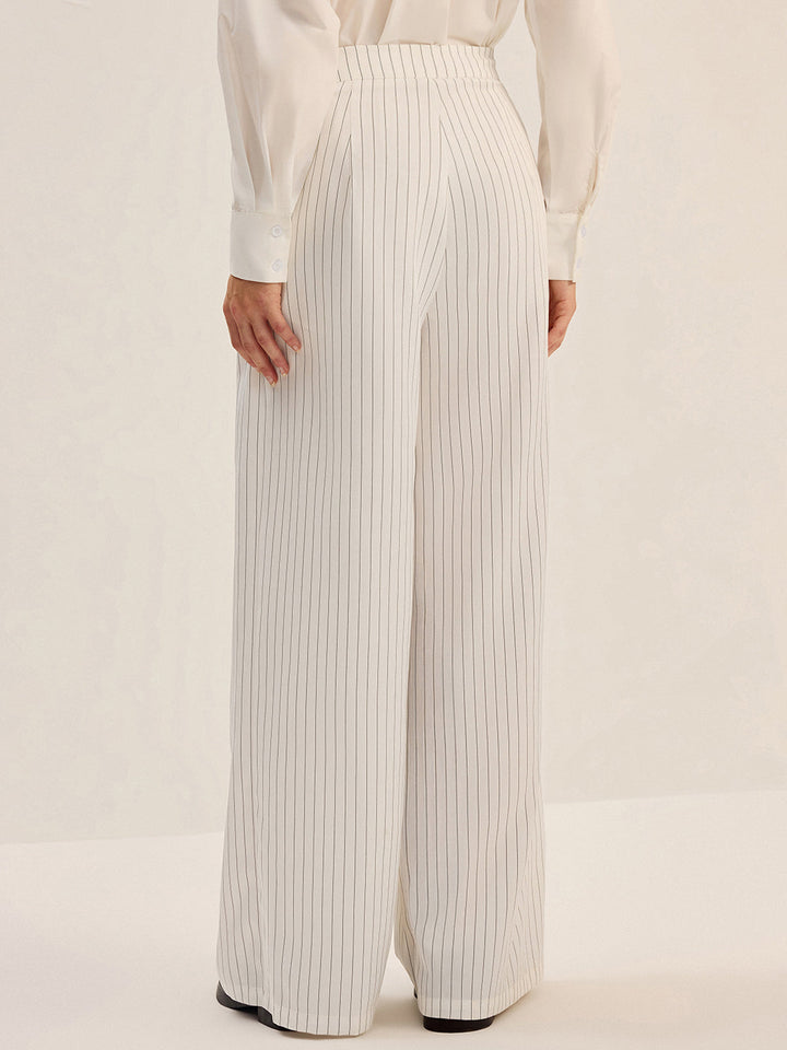 Pantalons amples à rayures diplomatiques