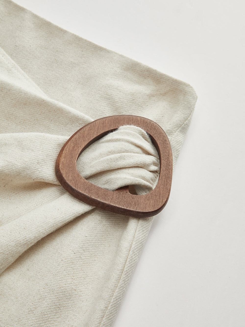 Jupe midi portefeuille en lin mélangé avec boucle en bois