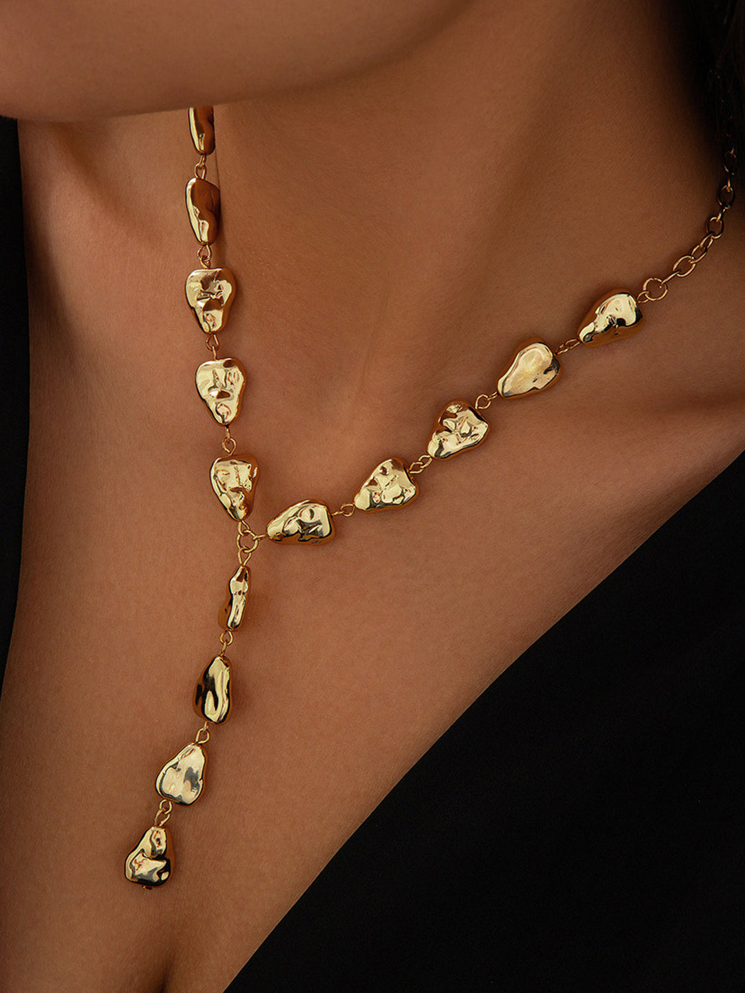 Collier avec pendentif en forme de Y baroque orné de perles