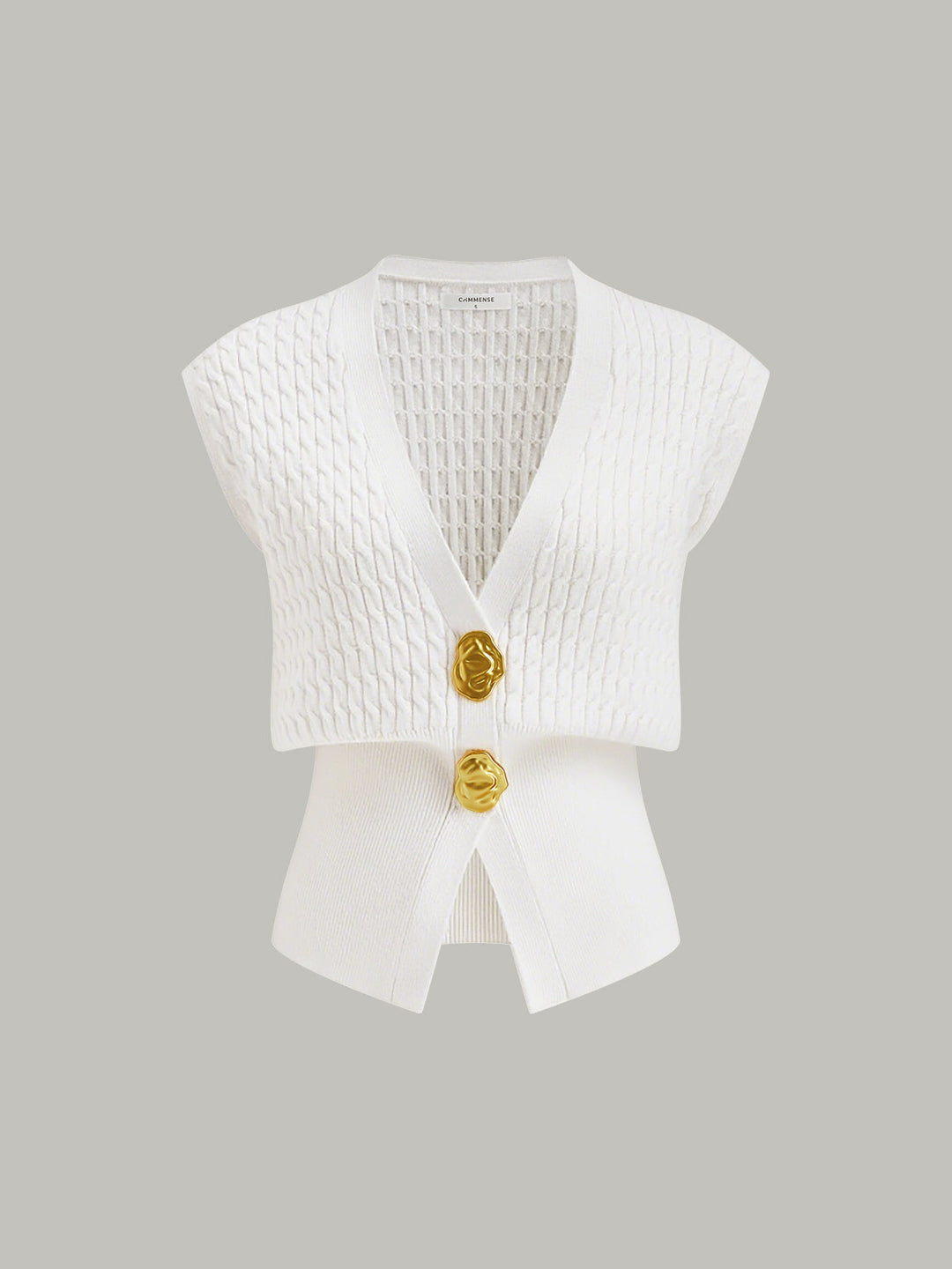 Gilet à col en tricot avec ceinture en métal
