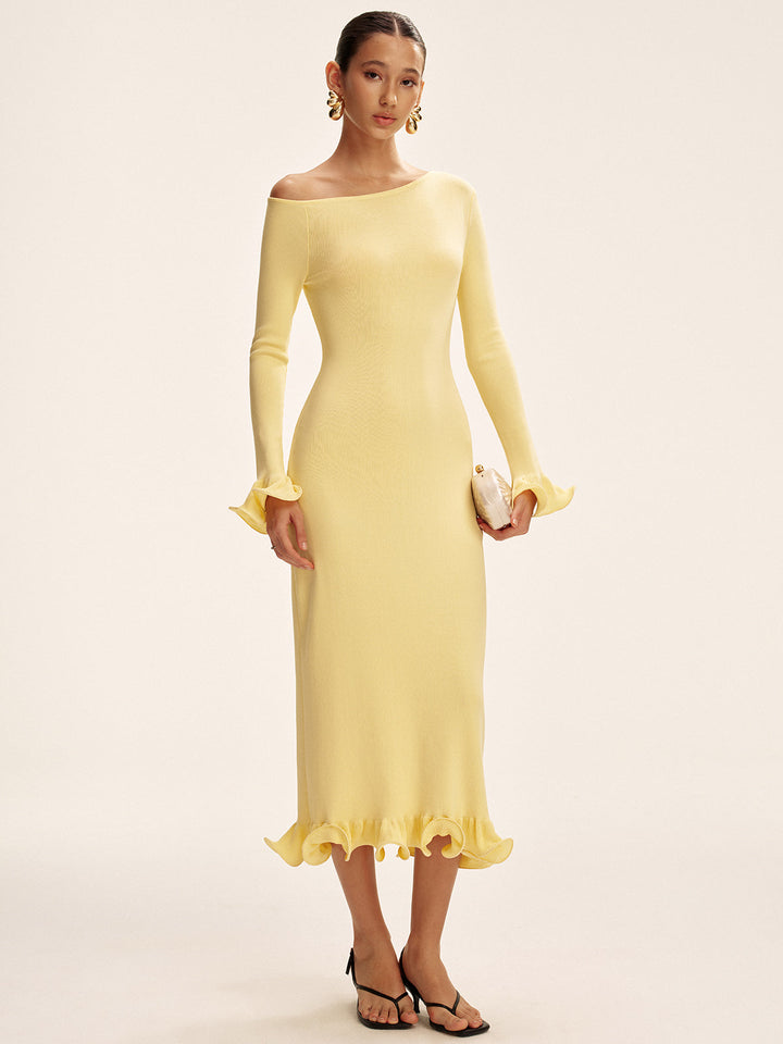 Robe pull avec épaules dénudées et ourlet à volants