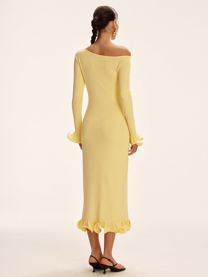 Robe pull avec épaules dénudées et ourlet à volants