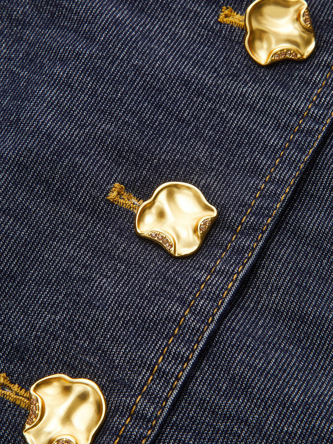 Mini-jupe boutonnée en jean