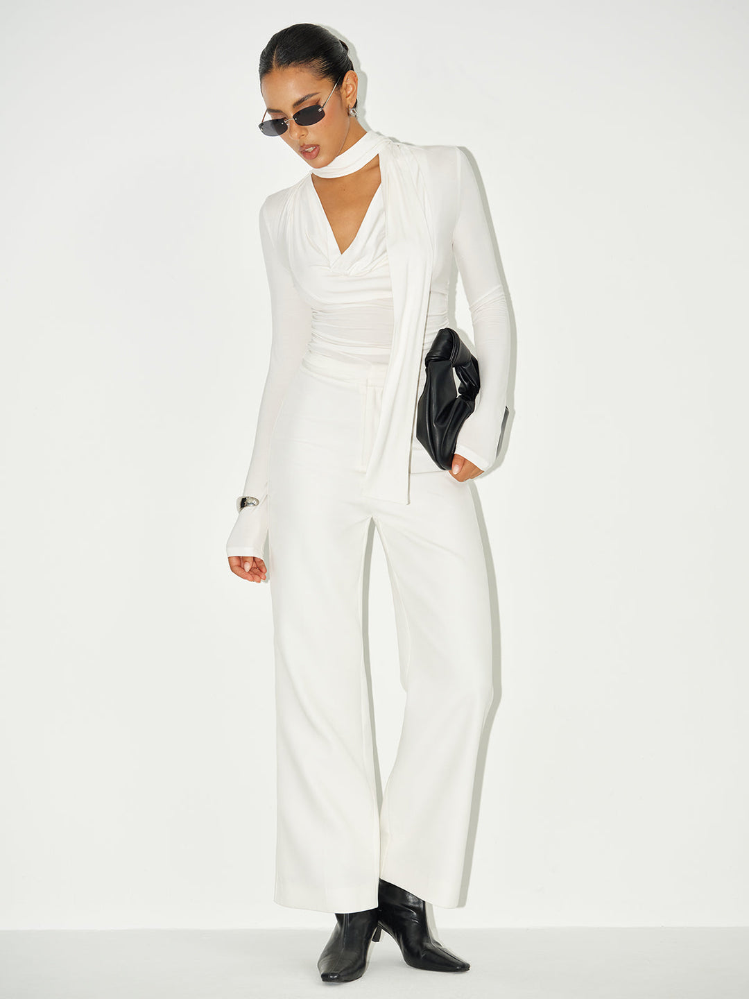 Haut en tricot à manches longues et col bénitier avec détail de ceinture