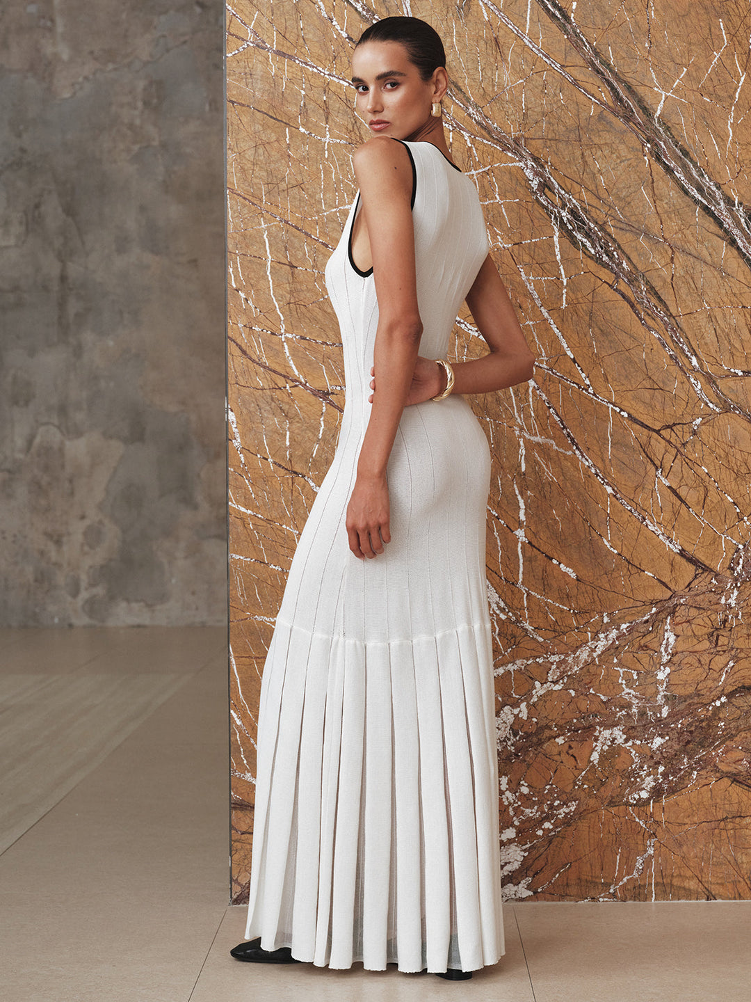 Robe Longue en Maille à Panneaux Transparents à Bordures Contrastées