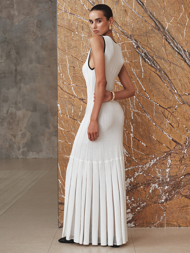 Robe Longue en Maille à Panneaux Transparents à Bordures Contrastées