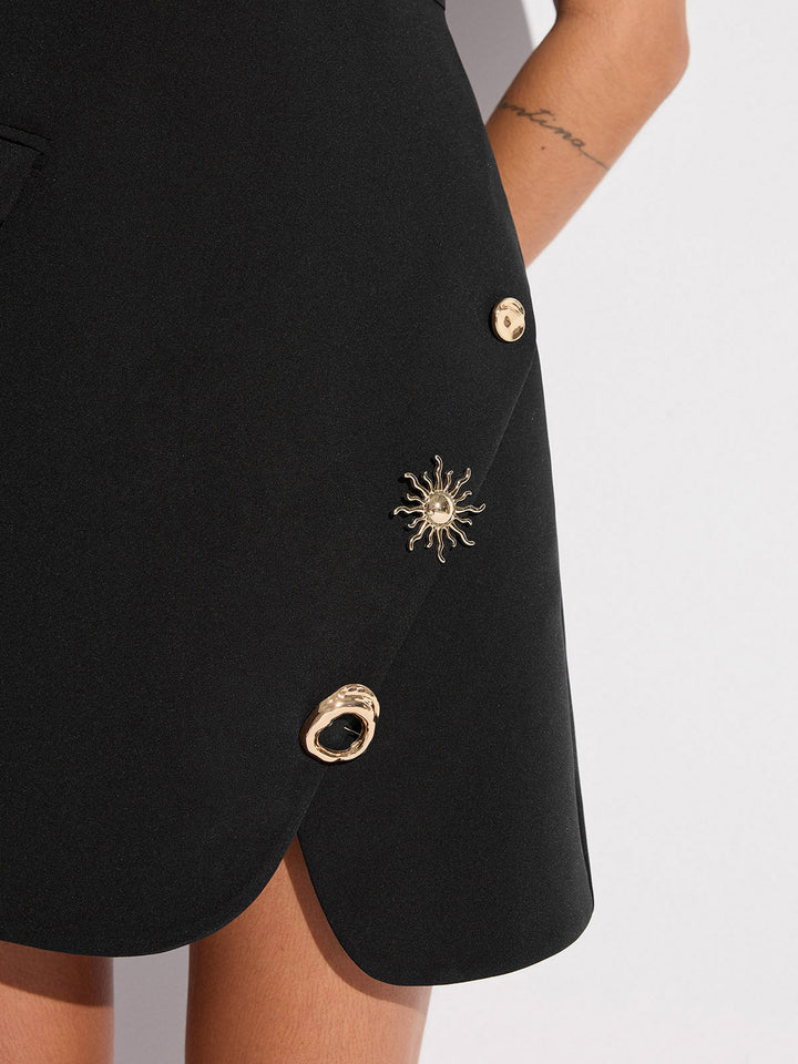 Robe Mini Ajustée Sans Manches avec Détail Métallique