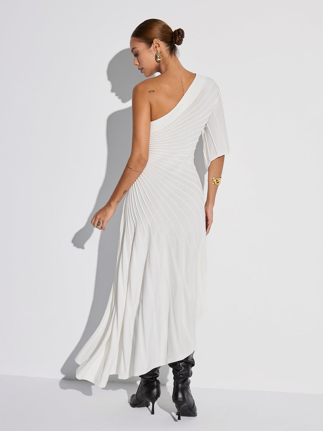 Robe Pull Asymétrique à Col Montant Texturé