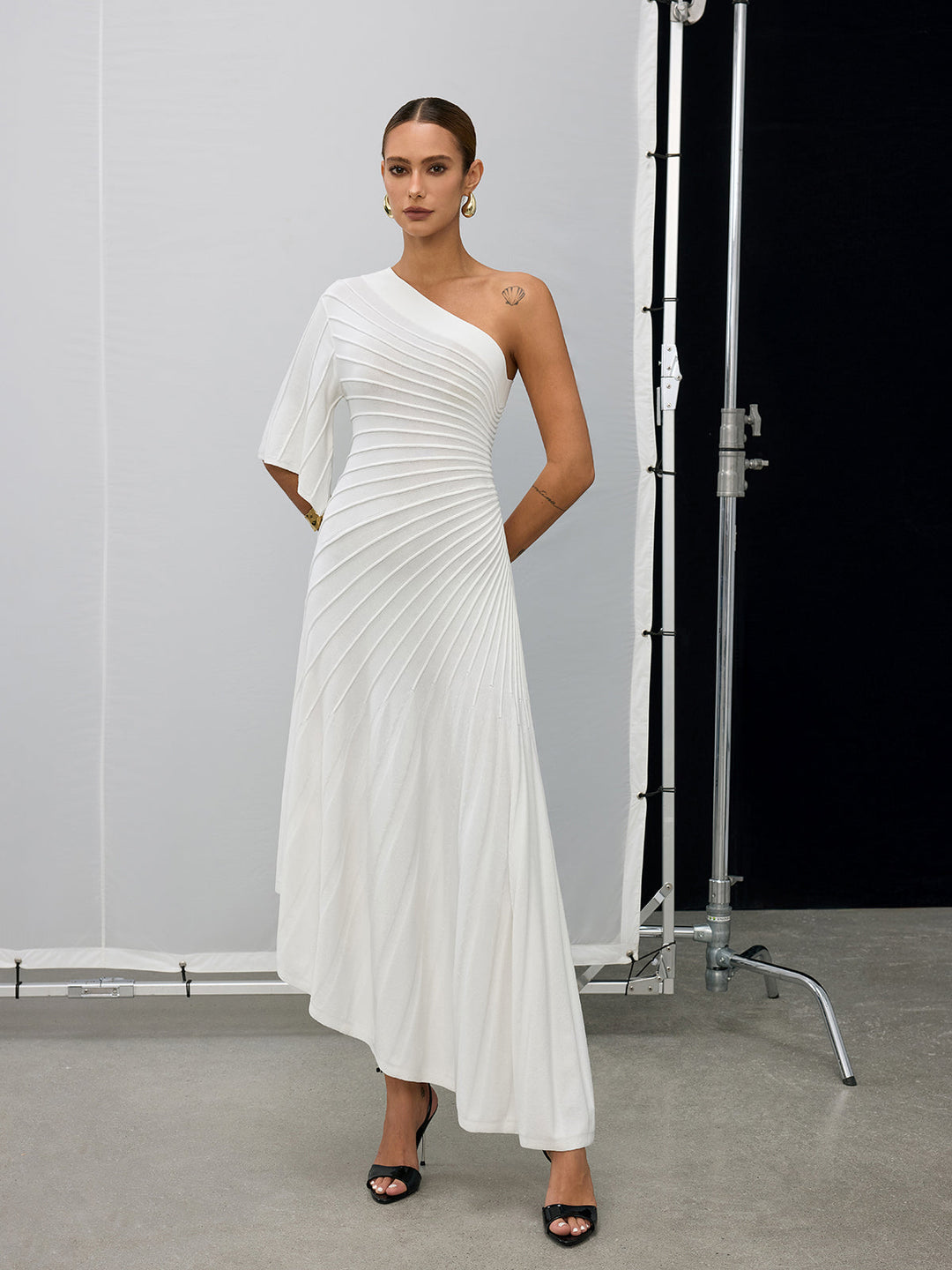 Robe Pull Asymétrique à Col Montant Texturé