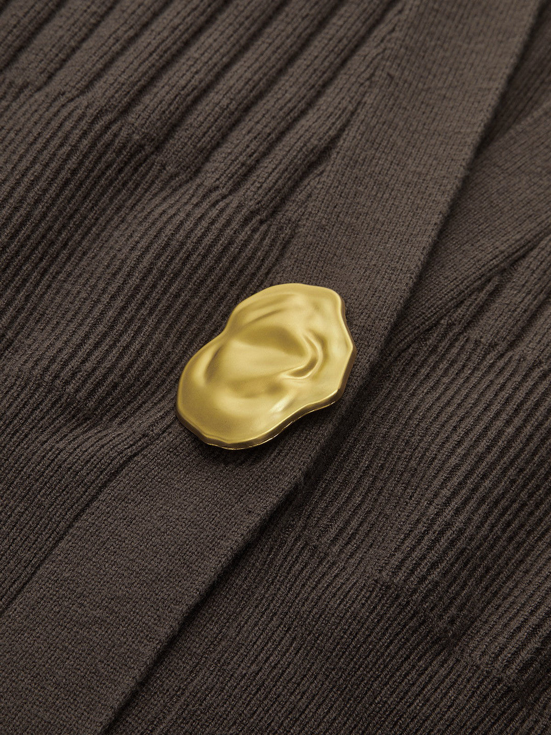 Cardigan en maille à col côtelé et boutons métalliques